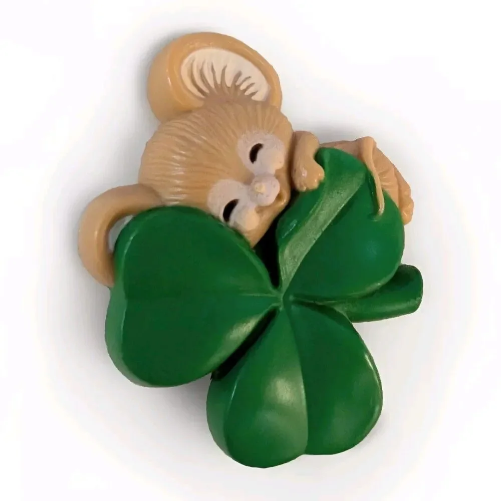 Hallmark Plastic 1983 Irish Mouse Shamrock Clover Pin Brooch St. Patrick’s Day